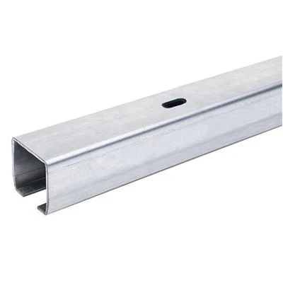 Szyna do bramy przesuwnej 68x68x3,5 mm o długości 6 m - półotwarta, ocynkowana 000-209 (1)