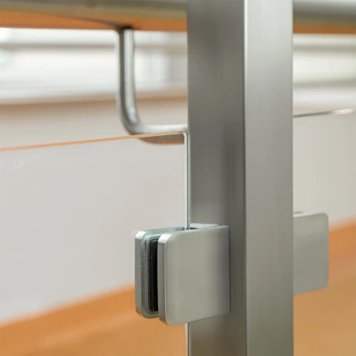 Uchwyt do szkła 45x45x26 mm, szkło 6-10,76 mm, AISI 304, system płaski, połysk 000-294 (2)